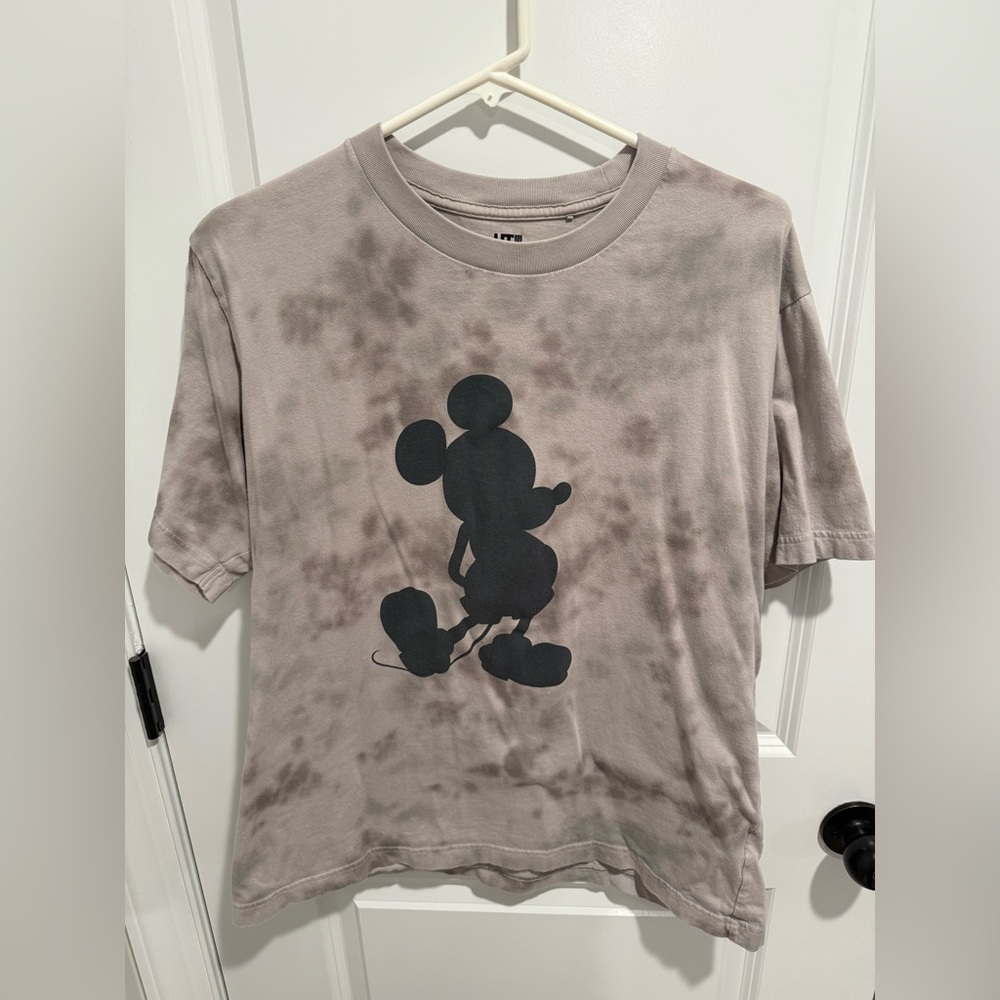 Mickey Stands UT Graphic T-Shirt - Large